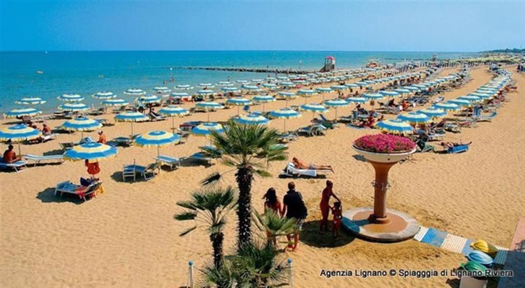 Villa In Lignano Riviera Comfortable Lignano Sabbiadoro Extérieur photo